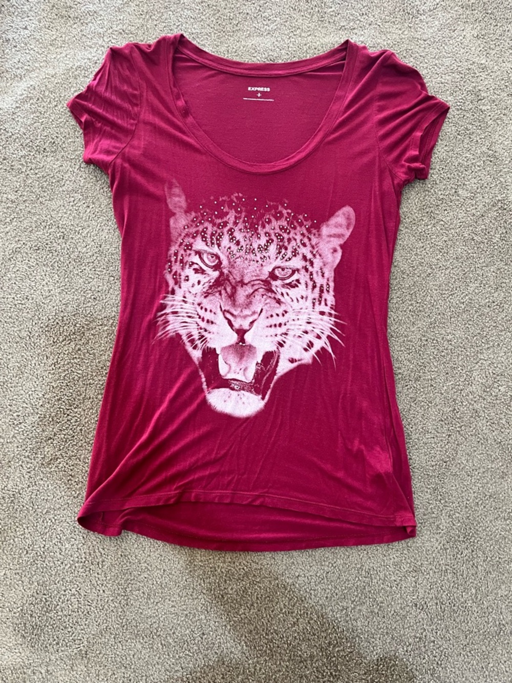 Express  Scoop Neck Tee with Leopard Face Graphic - please read